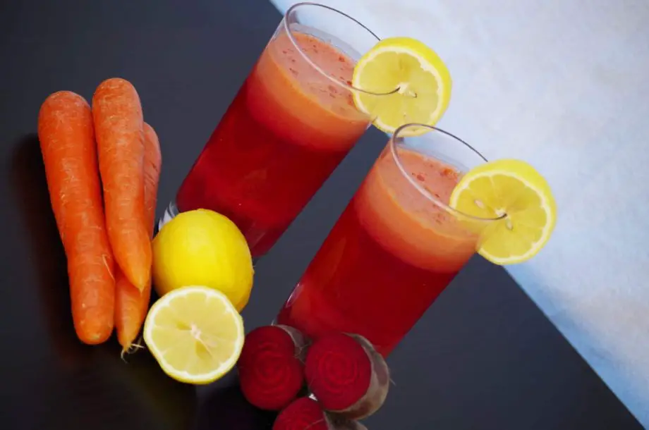 Beneficios del jugo de remolacha manzana zanahoria limón jengibre