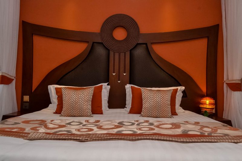 ¿Cómo acomodar las fundas de almohada como hacen los hoteles? ¡3 sencillos pasos!