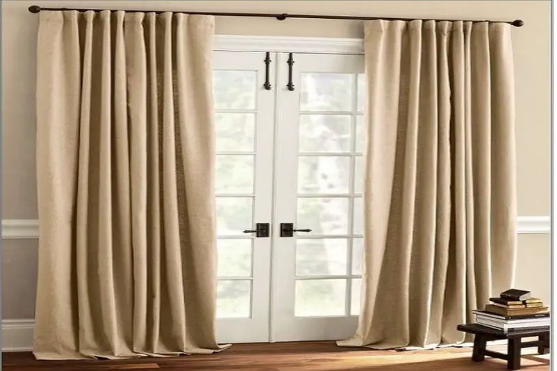 7 pasos simples sobre cómo colgar cortinas en puertas francesas