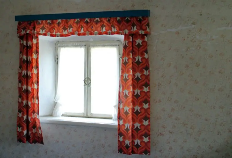 ¿Cómo colgar cortinas en paredes de hormigón? ¡2 mejores métodos!