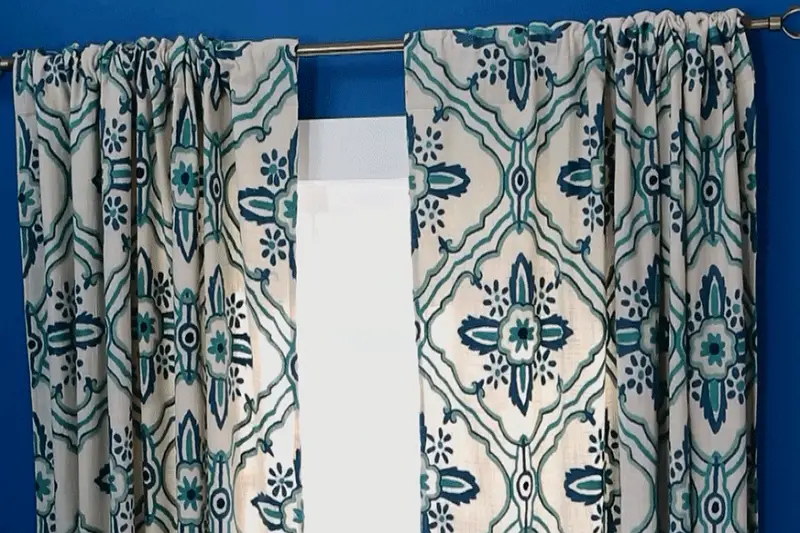 ¿Cómo colgar cortinas en una pared? 4 formas sencillas y fáciles