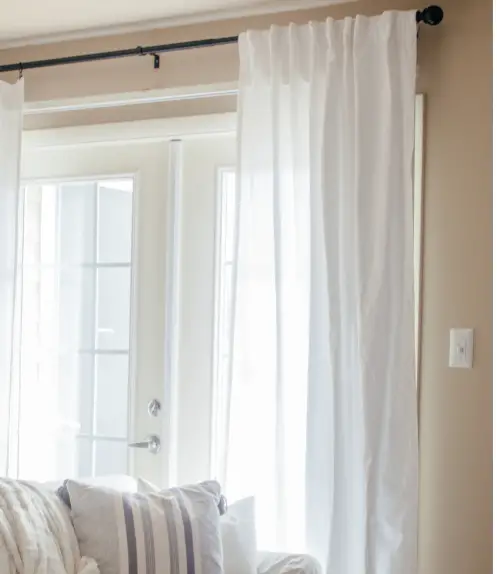 ¿Cómo poner cortinas en las persianas? ¡4 sencillos pasos de bricolaje!