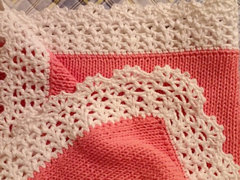 ¿Qué tan grande debe ser una manta de crochet para bebé?
