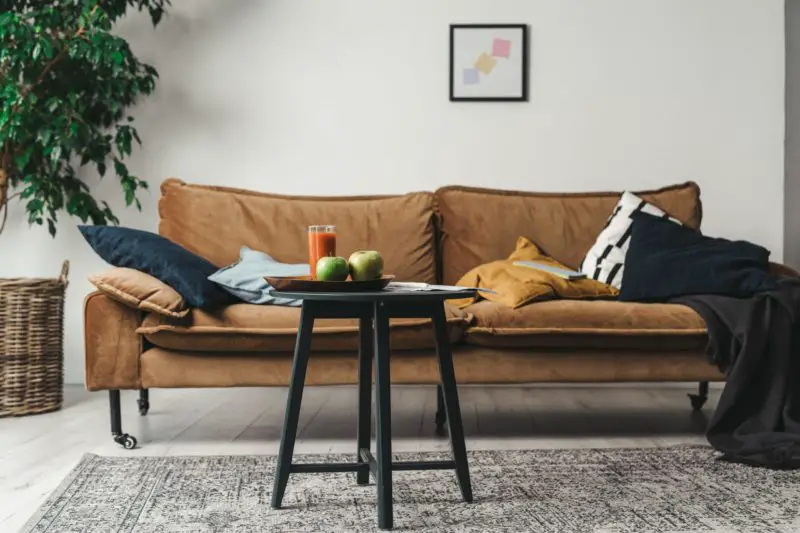 Cómo arreglar el respaldo del sofá de dos plazas reclinable