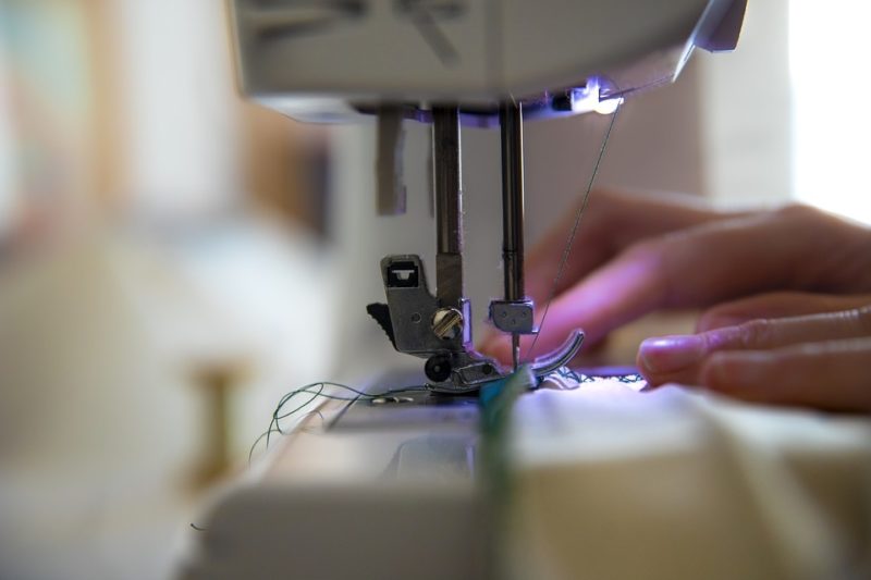 Cómo comprar una máquina de coser: 4 factores a considerar