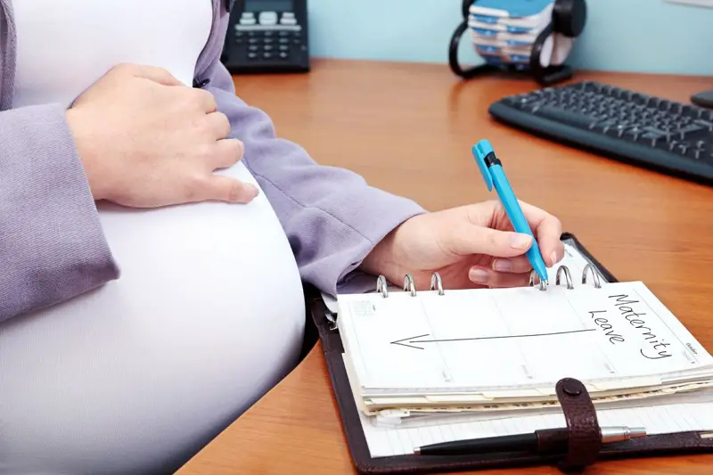 Cómo conseguir que su médico extienda la licencia por maternidad