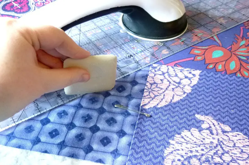 Cómo fijar la encuadernación de la manta a un edredón: 7 sencillos pasos de bricolaje