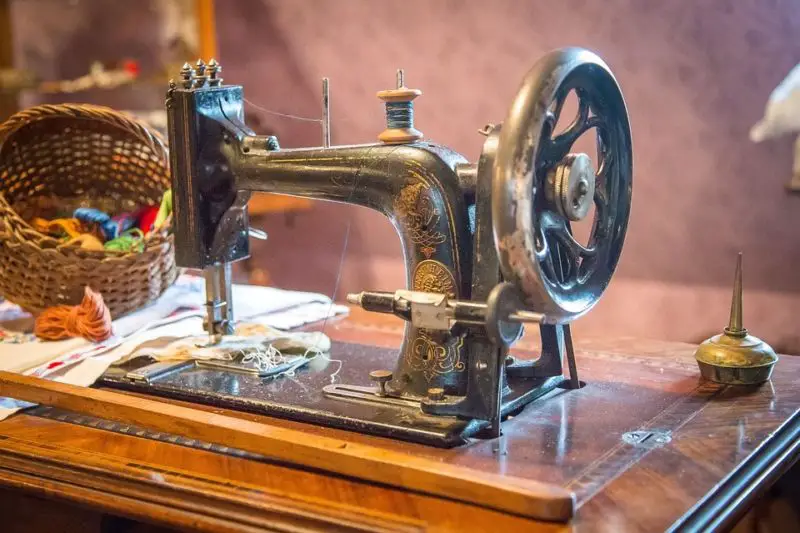 Cómo reparar la máquina de coser en casa: 4 problemas comunes