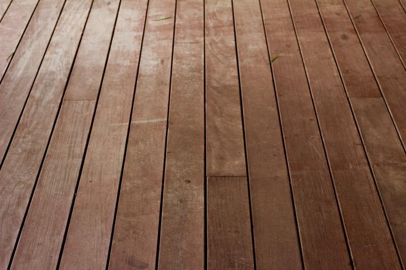 Cómo reparar pisos de madera dañados por el agua: 6 sencillos pasos