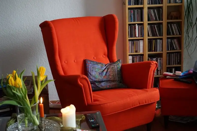 Cómo retapizar una silla de sofá para principiantes