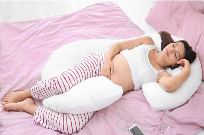 Una guía completa sobre cómo usar una almohada de maternidad