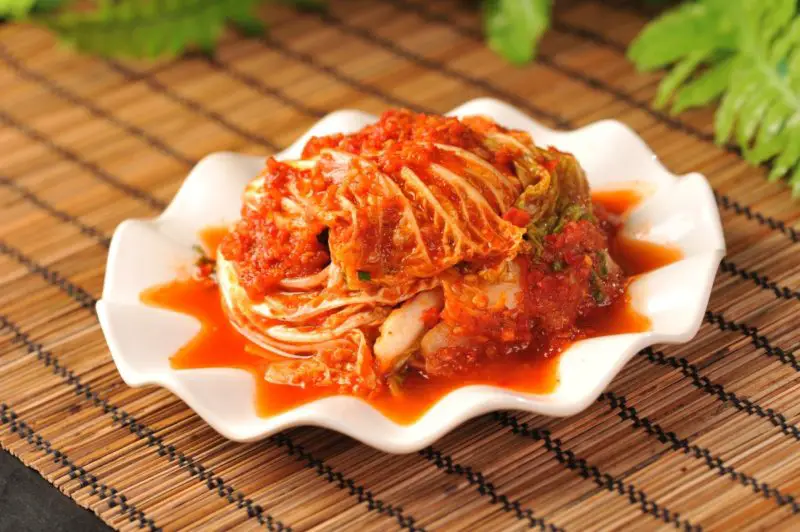 ¿Cómo almacenar el kimchi en el refrigerador? ¡2 sencillos pasos para hacer!