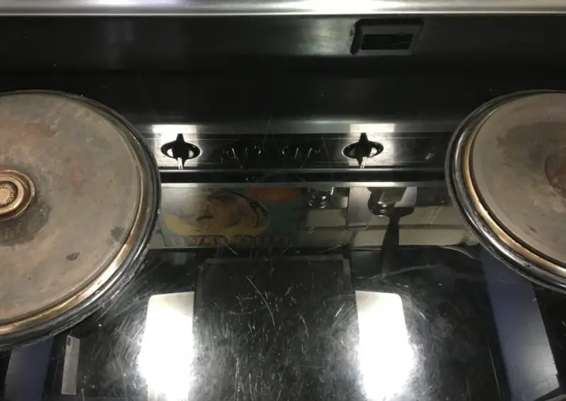 ¿Cómo reemplazar un quemador en una estufa con tapa de vidrio? ¡6 sencillos pasos!
