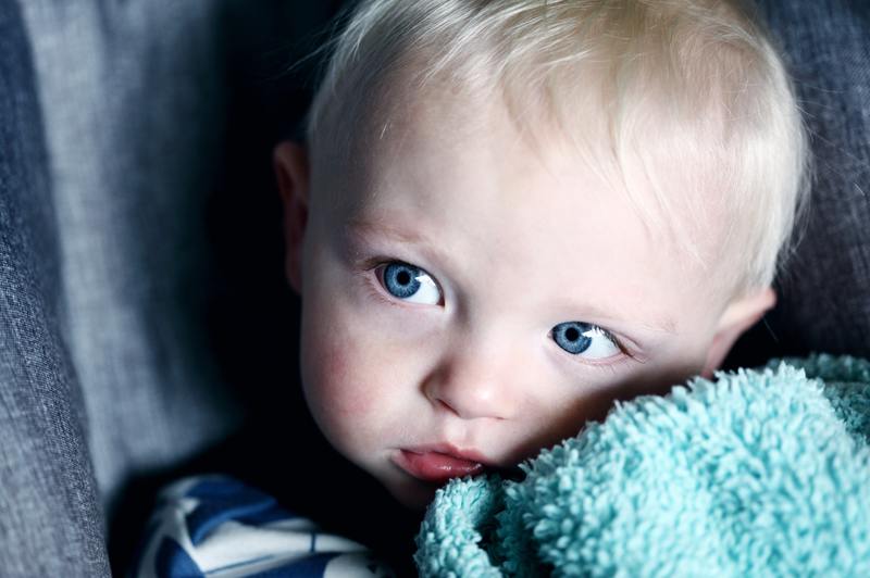 ¿Cuándo puede dormir un niño pequeño con una manta? Guía básica para padres
