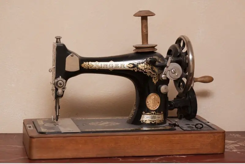 ¿Dónde se fabrican las máquinas de coser Singer?