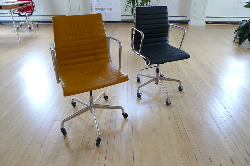 ¿Qué es una silla de trabajo (y las ventajas y desventajas de usar una)?