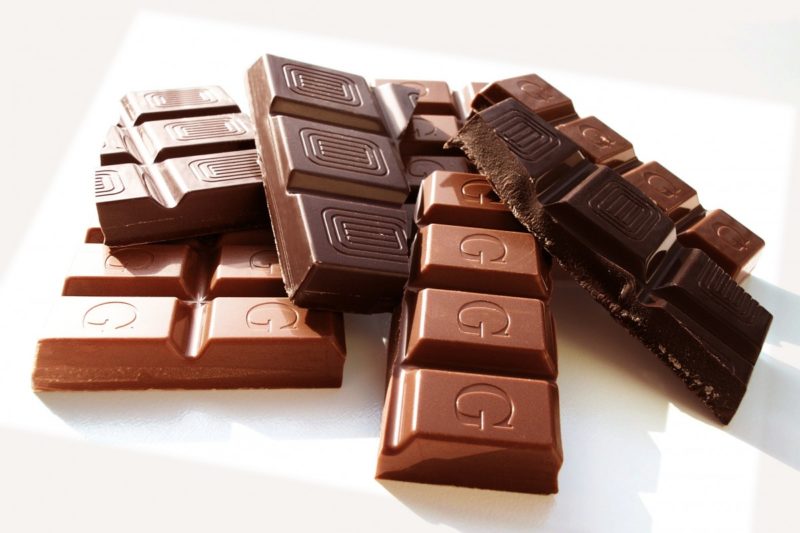 ¿Qué sucede si comes chocolate antes de acostarte? ¡4 mejores alimentos para comer!