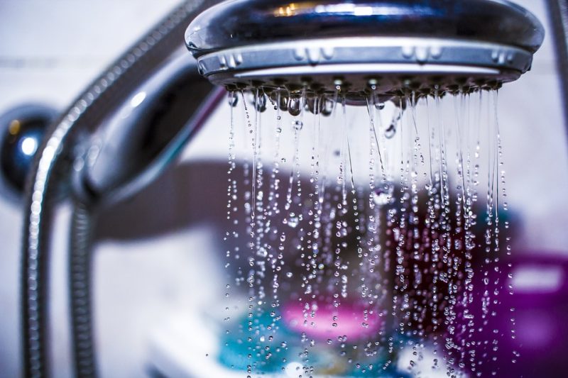 Calentador de agua de 50 galones ¿Cuántas duchas? 4 hechos impresionantes!