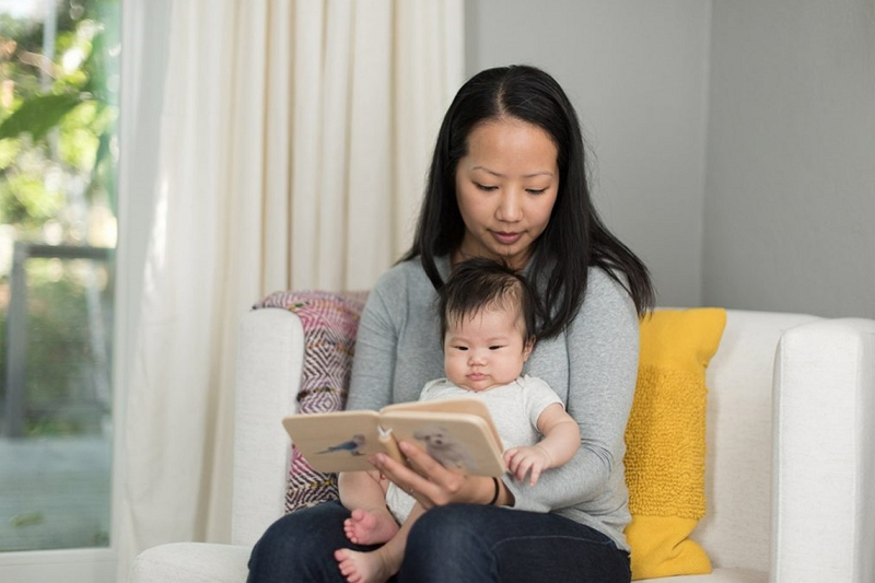 Cómo comenzar un libro para bebés como regalo