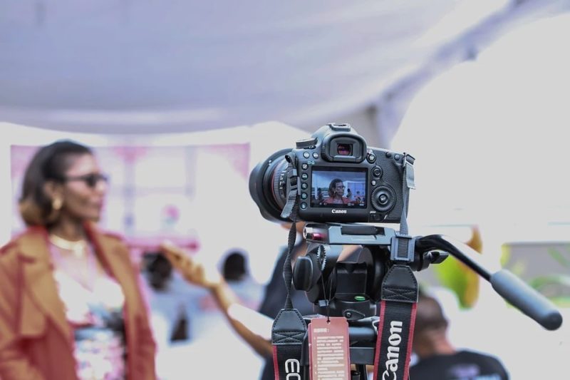 Cómo convertirse en camarógrafo de bodas: 3 pasos