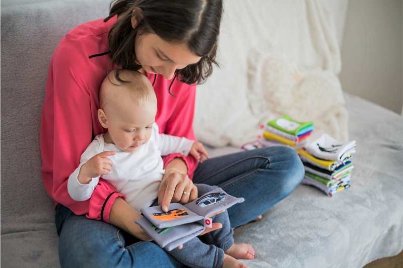Cómo coser un libro de tela para bebé