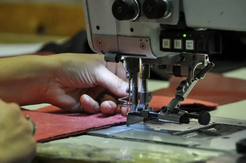 Cómo engrasar correctamente una máquina de coser Baby Lock