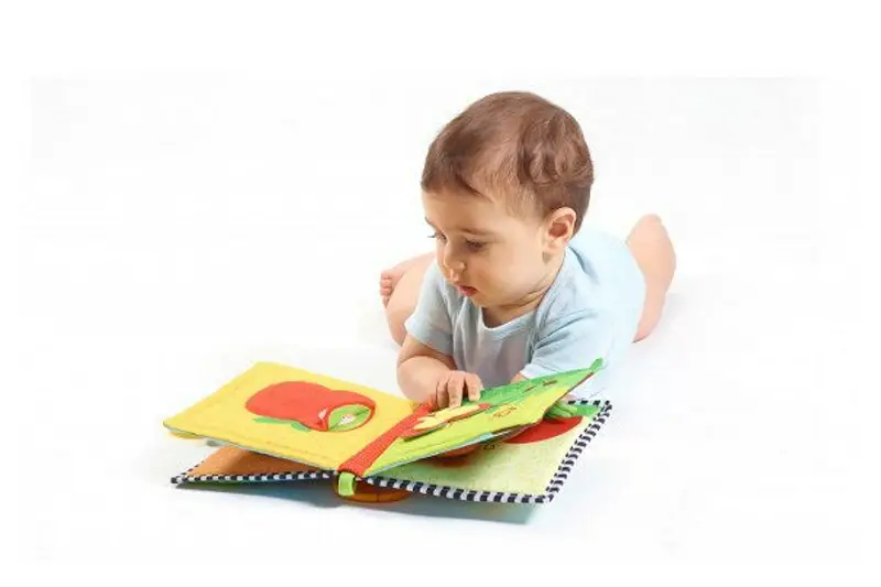 Cómo hacer un libro de fotos suave para bebés