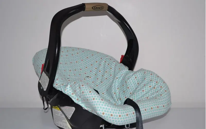 Cómo hacer un toldo para asiento de coche de bebé