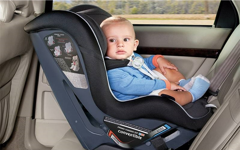 Cómo mantener fresca la silla de auto para bebé en verano