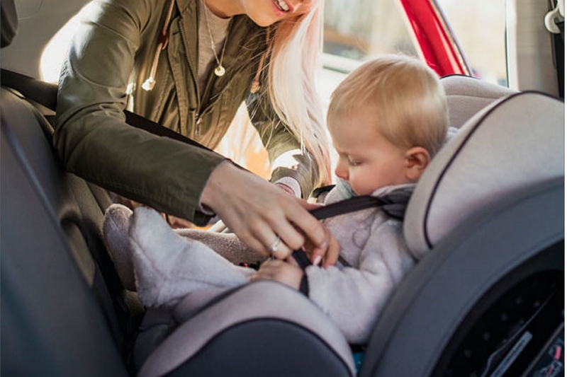 Cómo mantener fresco al bebé en el asiento del automóvil