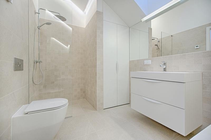 Cómo prevenir las manchas de moho en las paredes del baño: 8 maneras fáciles