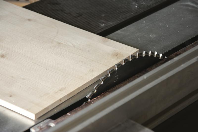 Cómo quitar el moho de la madera contrachapada: 5 pasos útiles para el bricolaje casero