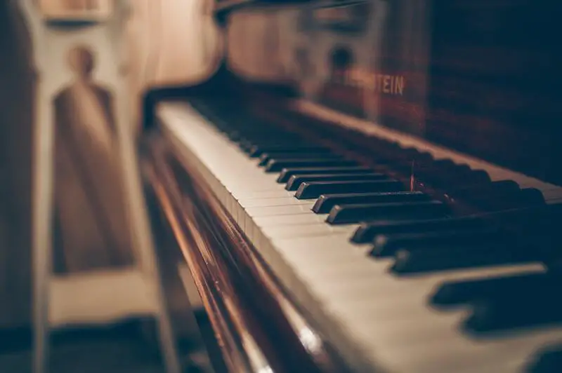 Increíble guía de 4 pasos sobre cómo reparar las teclas del piano dañadas por el agua