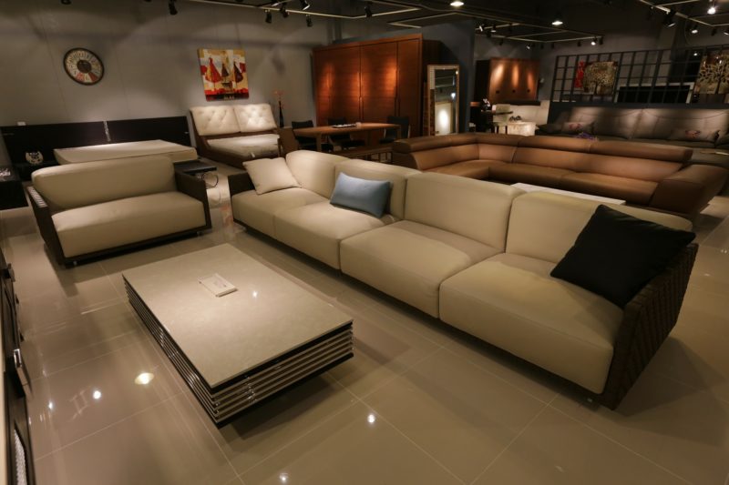 Lugares para comprar un sofá de dos plazas Serta