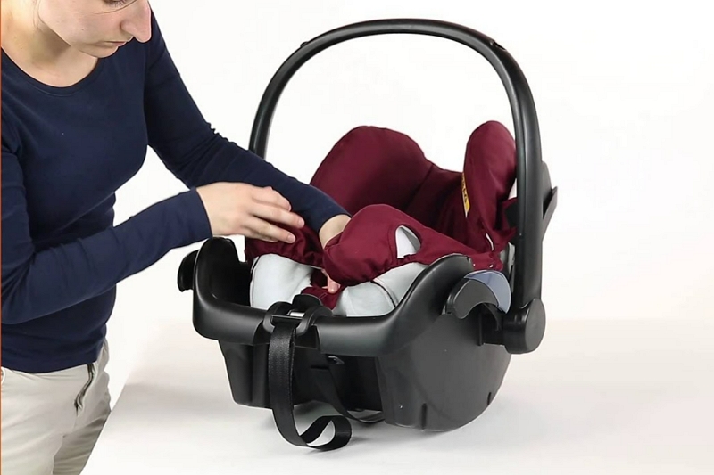Pasos sencillos sobre cómo limpiar el asiento de seguridad para bebés