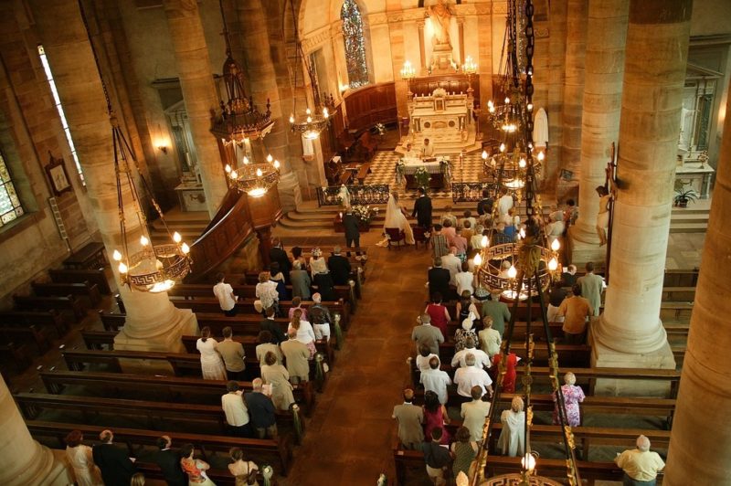 Qué ponerse para una boda en la iglesia: qué hacer y qué no hacer