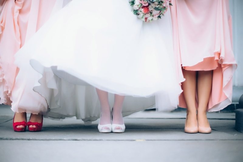 Qué zapatos llevar con el vestido de novia: 3 factores
