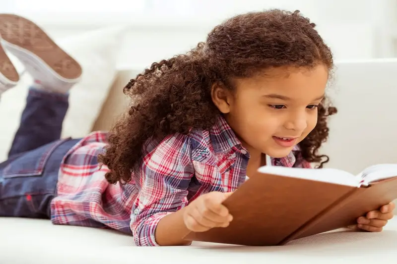 ¿A qué edad puede un bebé identificar un libro por su nombre? Una guía