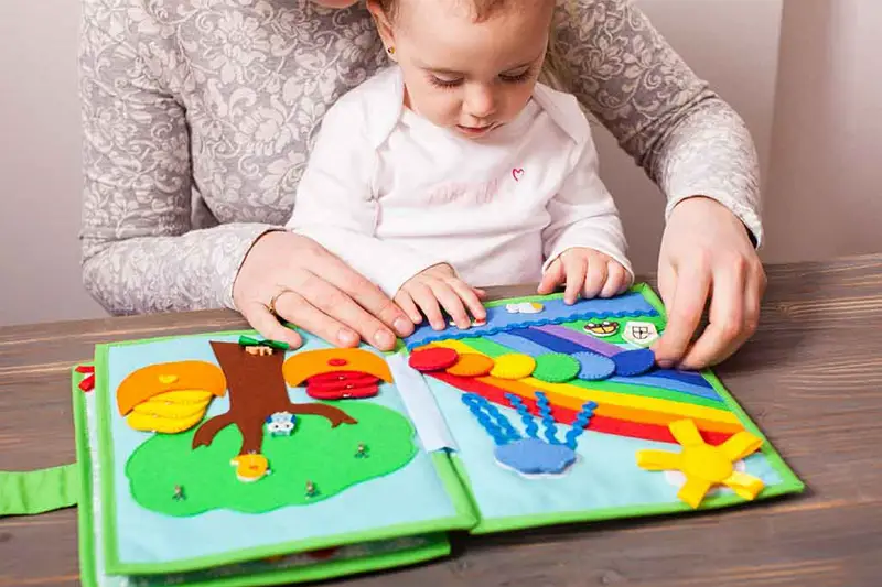 ¿Cómo coser un libro de bebé de tela? Lee esto