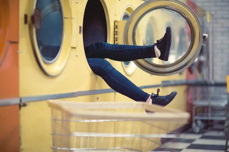 ¿Cómo desarmar una lavadora Maytag? ¡7 sencillos pasos!