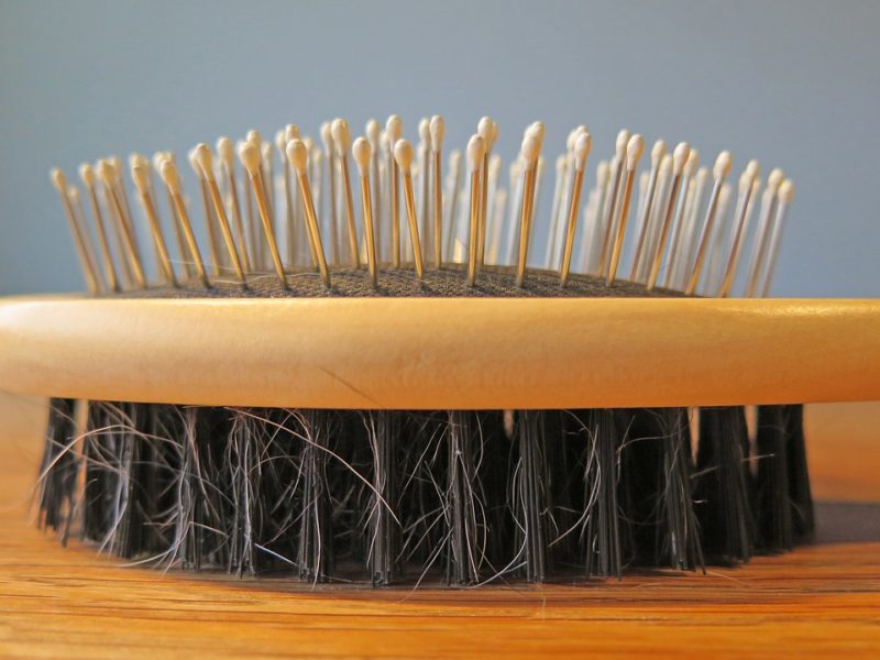 ¿Cómo limpiar el cepillo del secador de pelo Revlon? ¡4 sencillos pasos!