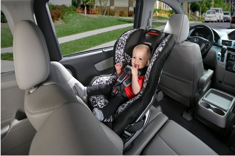 ¿Cuándo poner al bebé en un asiento de coche convertible? Ideas!