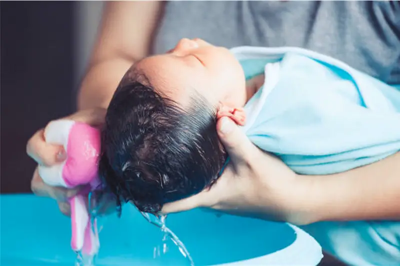 ¿Cuándo puede el bebé tener un baño de burbujas? Una guía