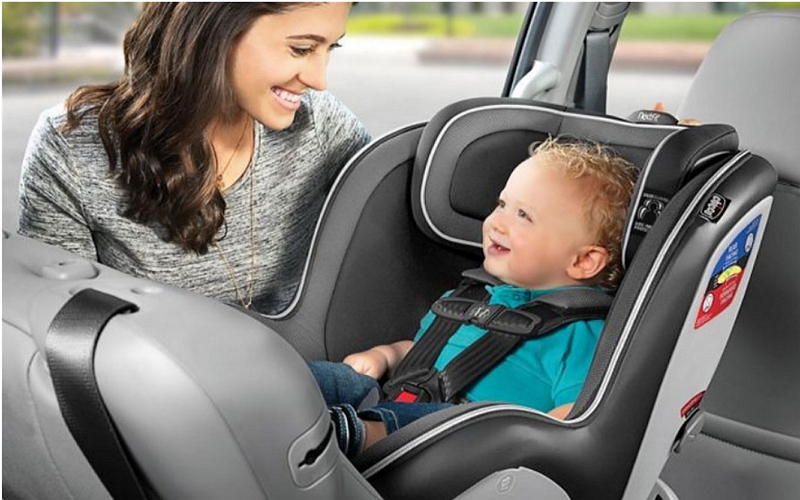 ¿Cuándo puede ir un bebé en un asiento de coche convertible? Una guía