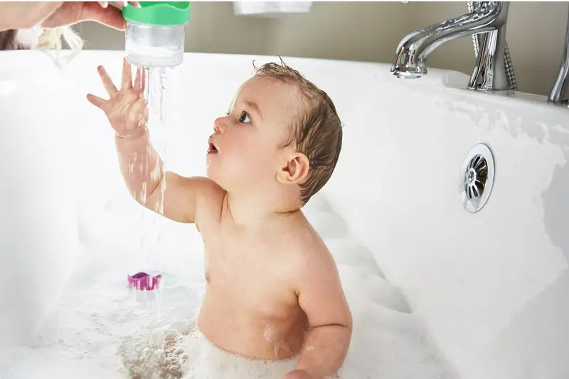 ¿Cuánto bicarbonato de sodio en el baño del bebé?