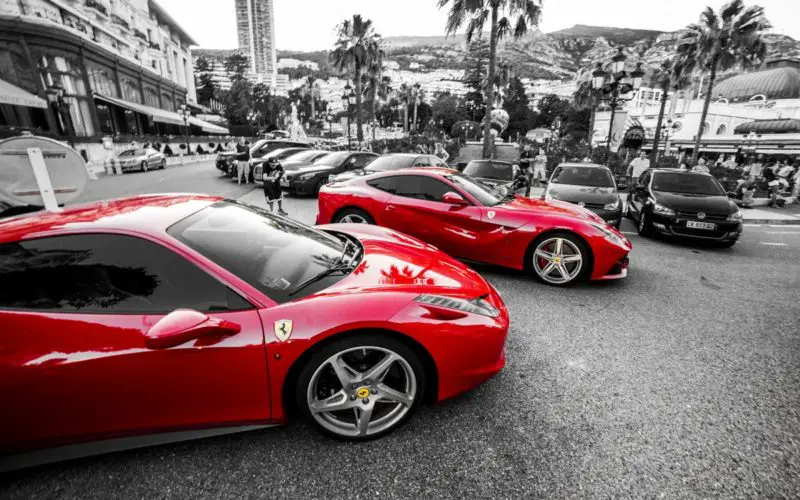 ¿Cuánto cuesta el seguro de un Ferrari? ¡5 consejos útiles para reducir el costo del seguro!