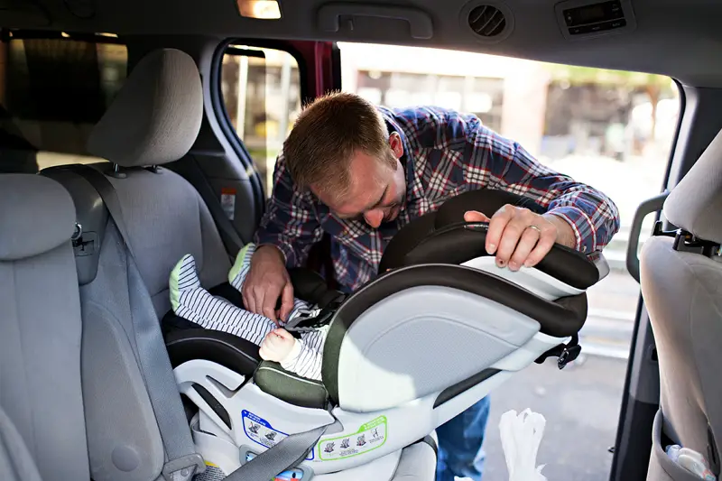 ¿Cuánto tiempo puede estar un recién nacido en un asiento de automóvil 2021? Lee esto
