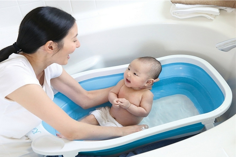¿Qué significa tirar al bebé con el agua del baño? Consejos