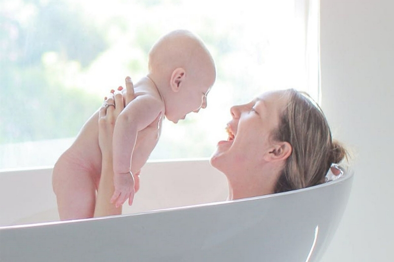 ¿Qué sucede si no baño a mi bebé? Detalles