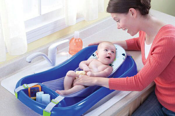 ¿Qué tan tibia debe ser el agua del baño del bebé? Consejos